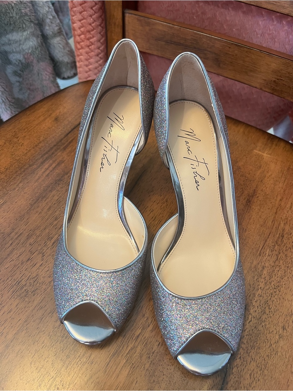 Marc Fisher Women’s Peep Toe Glitter Heels Size 8.5 EUC!